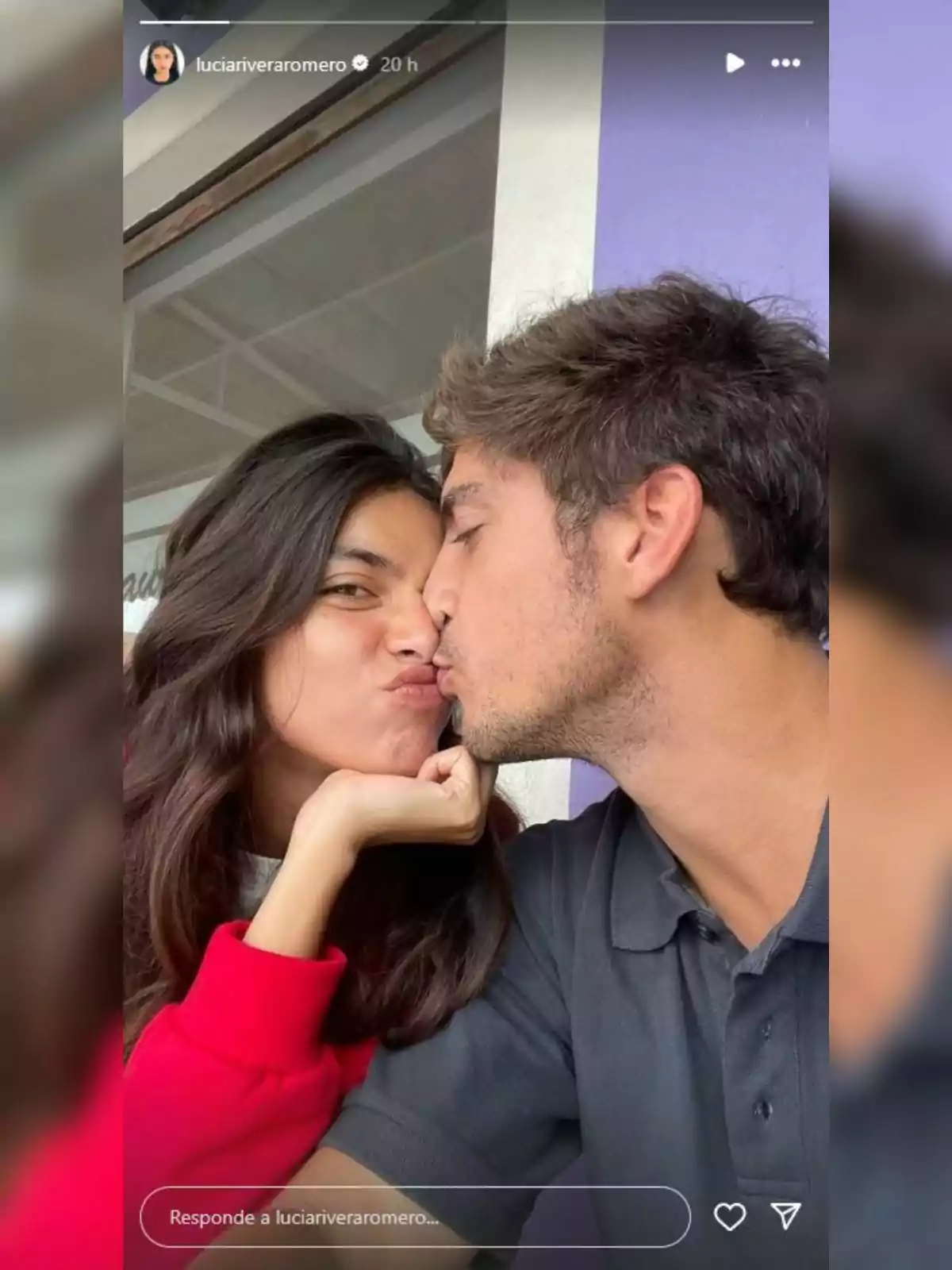 Lucía Rivera y un chico besándose mientras se toman una selfie. Storie de Lucía en Instagram el 8 de agosto de 2024 Lucía Rivera y un chico besándose mientras se toman una selfie. Storie de Lucía en Instagram el 8 de agosto de 2024