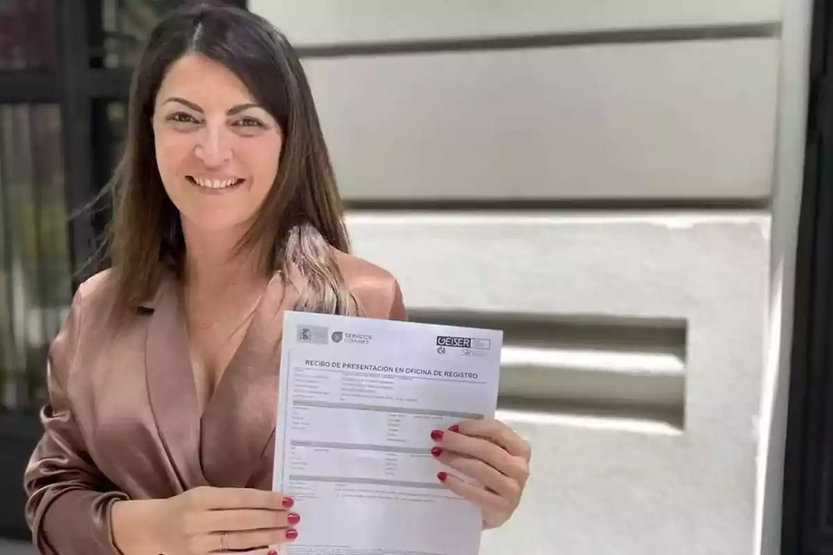Macarena Olona registra el partido Caminando Juntos el 31 de mayo de 2023