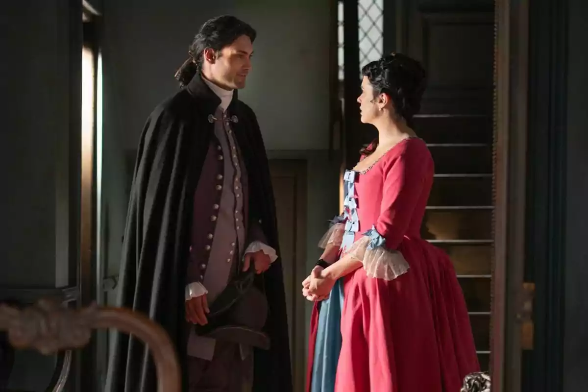 Marco Pernas y Cristina Abad, ambos hablando entre sí, durante una escena de la serie 'Valle Salvaje'. Marco Pernas y Cristina Abad, ambos hablando entre sí, durante una escena de la serie 'Valle Salvaje'.