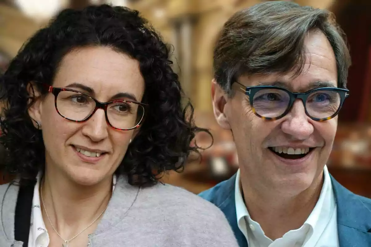 Montaje con las caras de Marta Rovira y Salvador Illa, ambos sonriendo y con un fondo desenfocado del Parlament de Catalunya