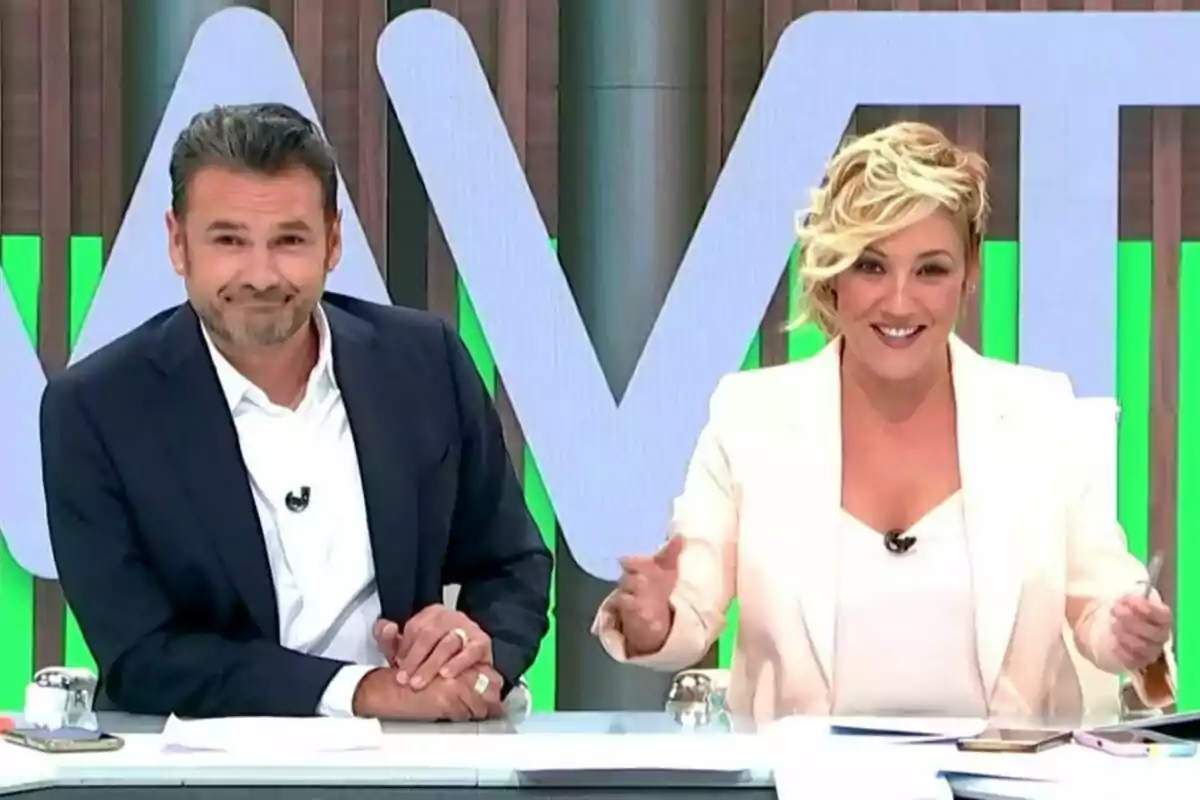 Captura de Iñaki López y Cristina Pardo en la mesa de Más Vale Tarde en laSexta