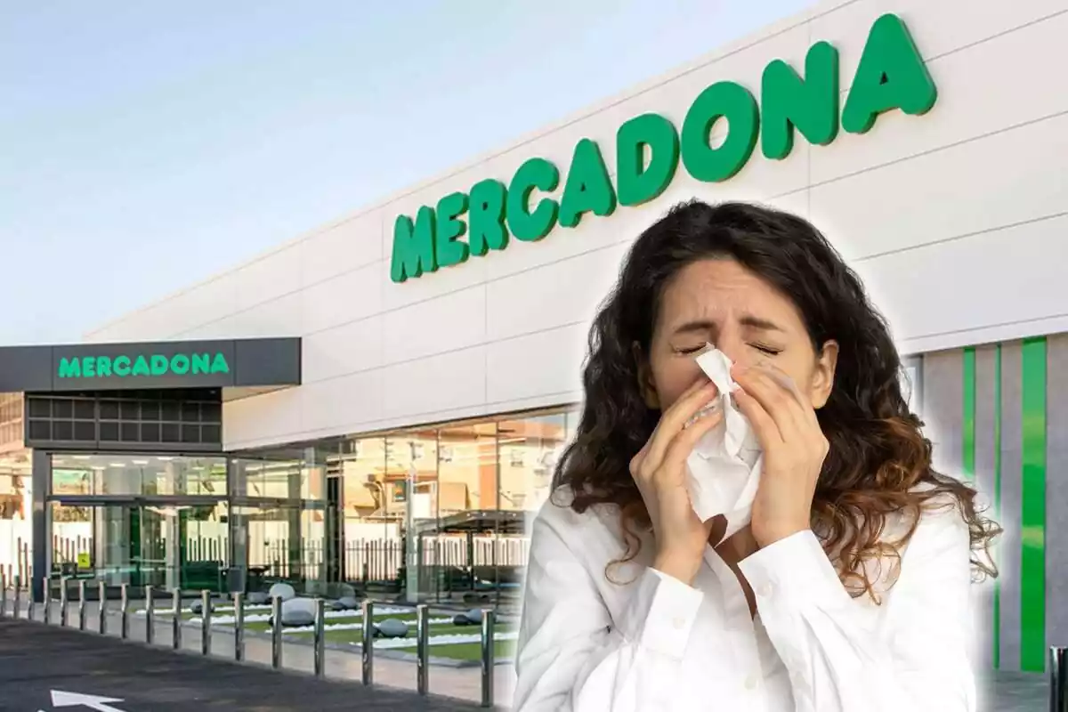 Mujer estornudando delante de Mercadona