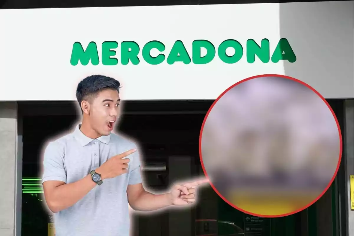 Un hombre con camiseta gris y reloj verde señala sorprendido hacia un círculo borroso frente a una tienda Mercadona.