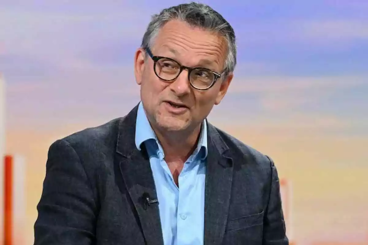 Fotografía del presentador Michael Mosley en la BBC