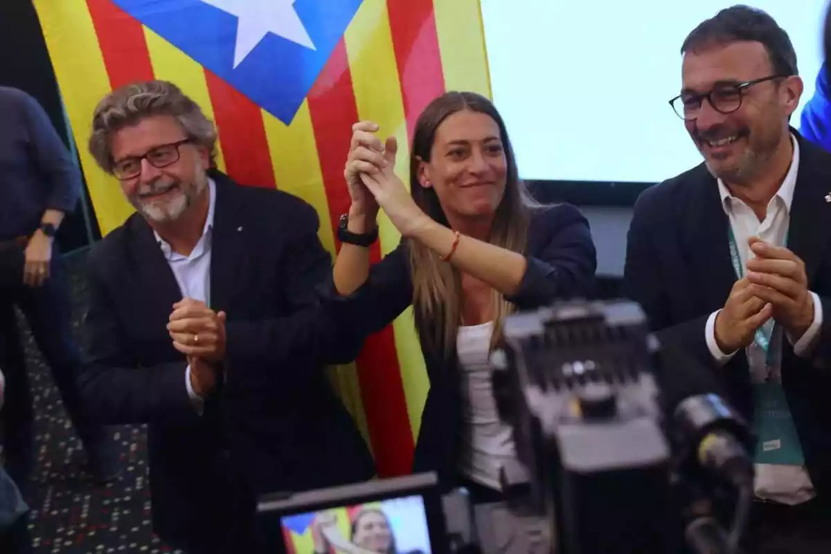 Imagen de Miriam Nogueras en la comparencia del 23-J en la sede de Junts per Catalunya