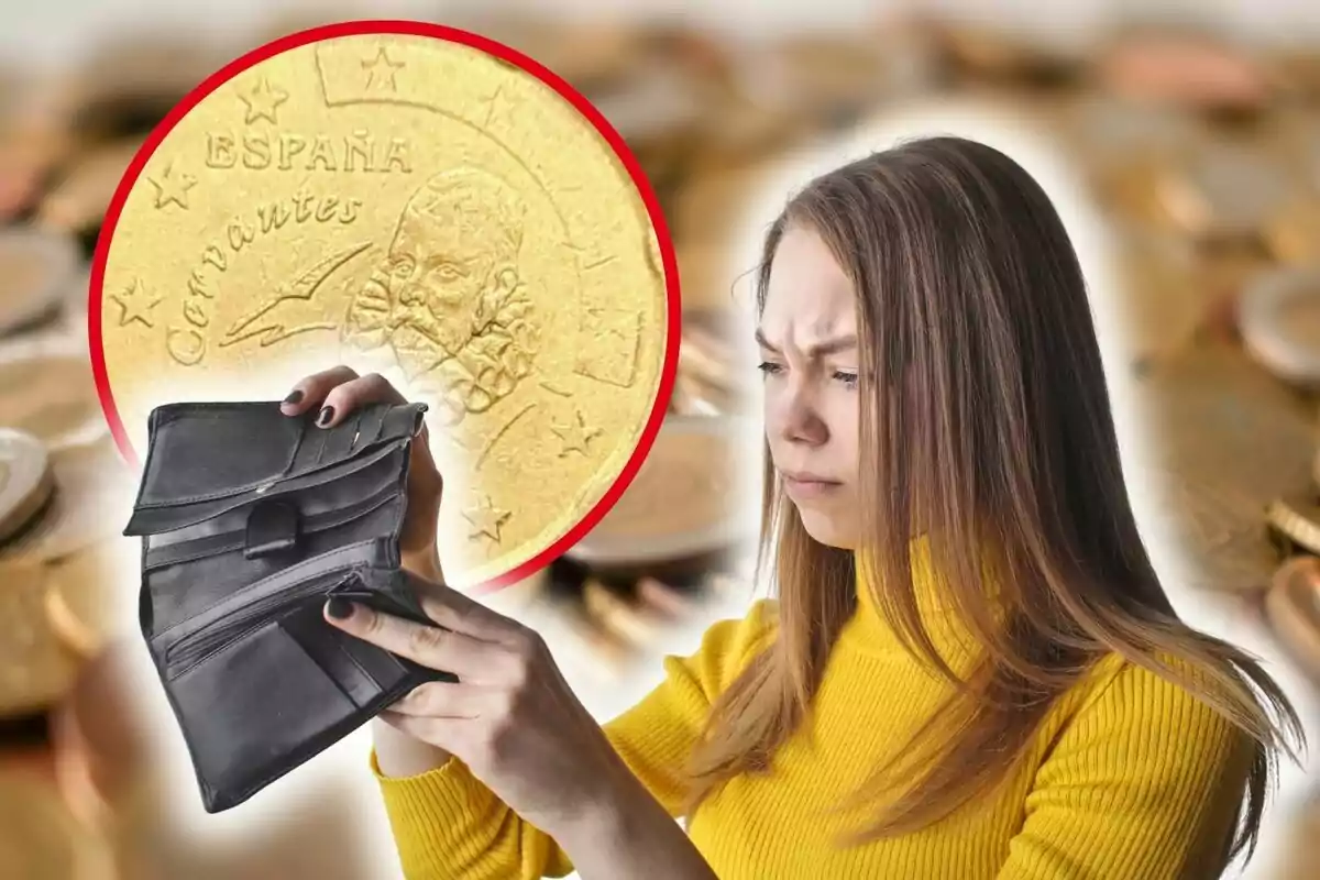 Montaje de fotos de una mujer buscando en su cartera y, de fondo, un plano general de monedas