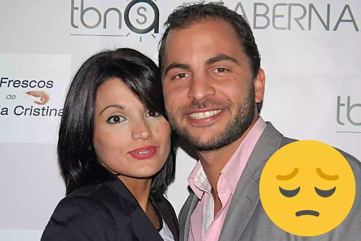 Montaje de Alba Muñoz y Antonio Tejado juntos sonriendo y un emoji de pena