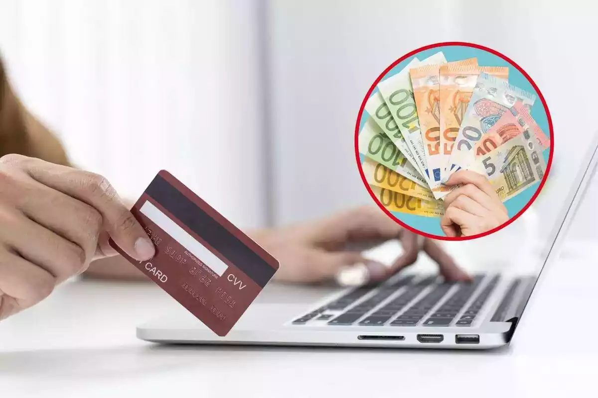 Montaje de una persona en un ordenador con una tarjeta de crédito y un marco de fotos con dinero