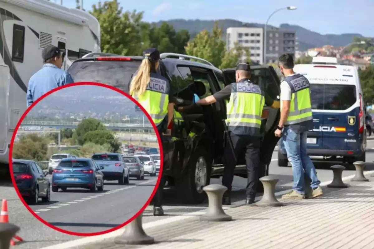 Policía haciendo un control en un vehículo, y en el círculo, varios coches en una carretera