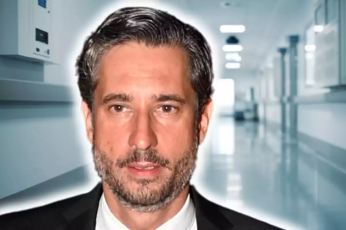 Montaje de fotos de primer plano de Cándido Conde Pumpido con rostro serio y, de fondo, la imagen de un hospital