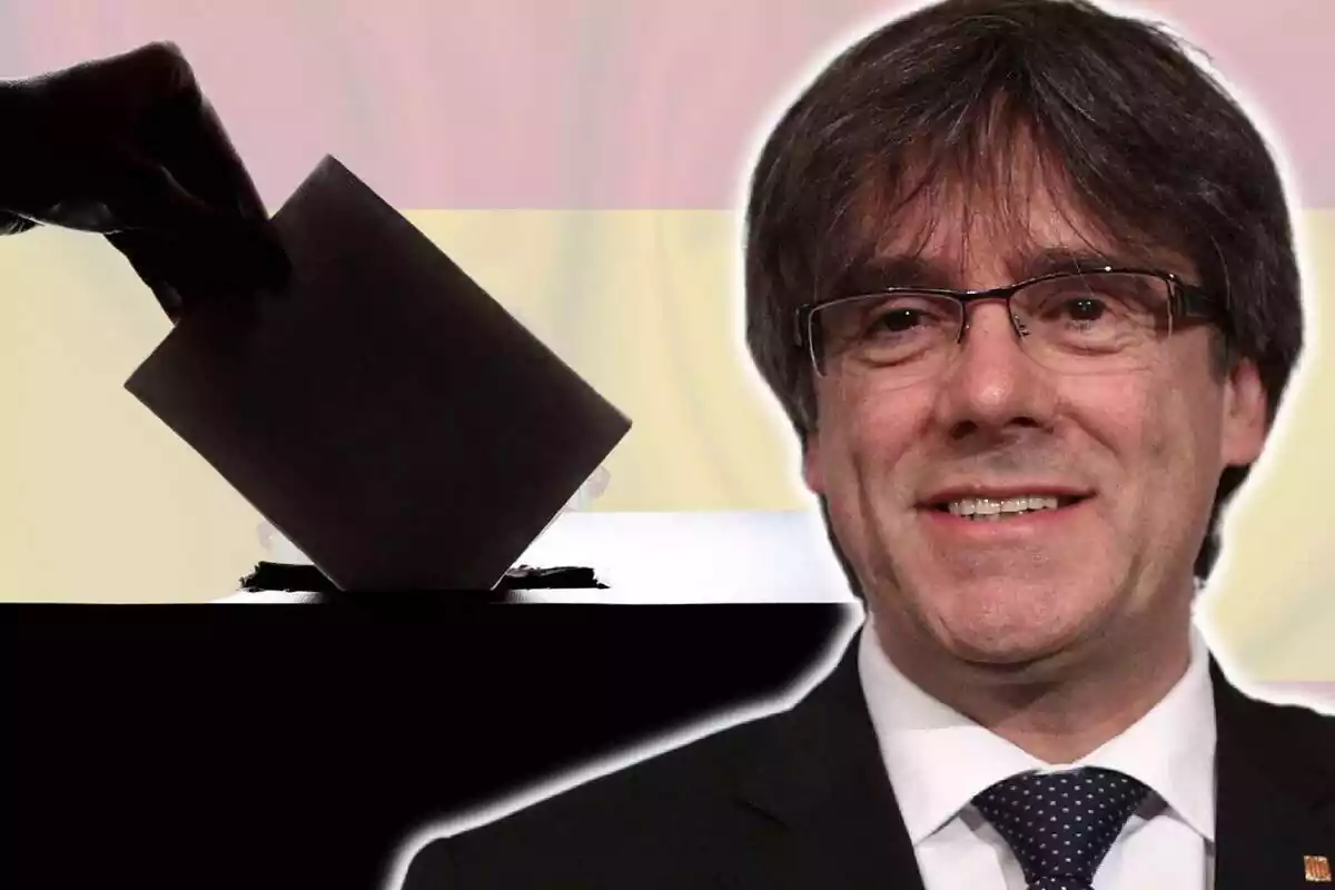 Montaje de fotos de Carles Puigdemont, con rostro sonriente, y una urna al lado con la bandera de España de fondo