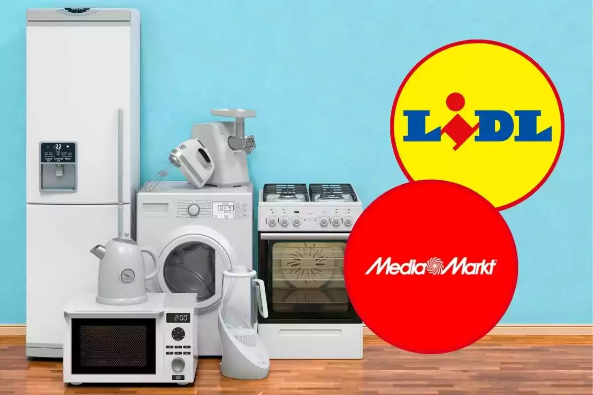 Electrodomésticos de cocina y lavandería con logotipos de Lidl y MediaMarkt sobre un fondo azul.