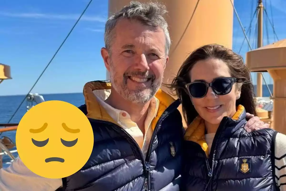 Montaje de Federico de Dinamarca sonriendo con un chaleco azul junto a Mary sonriendo con gafas de sol y chaleco y un emoji triste