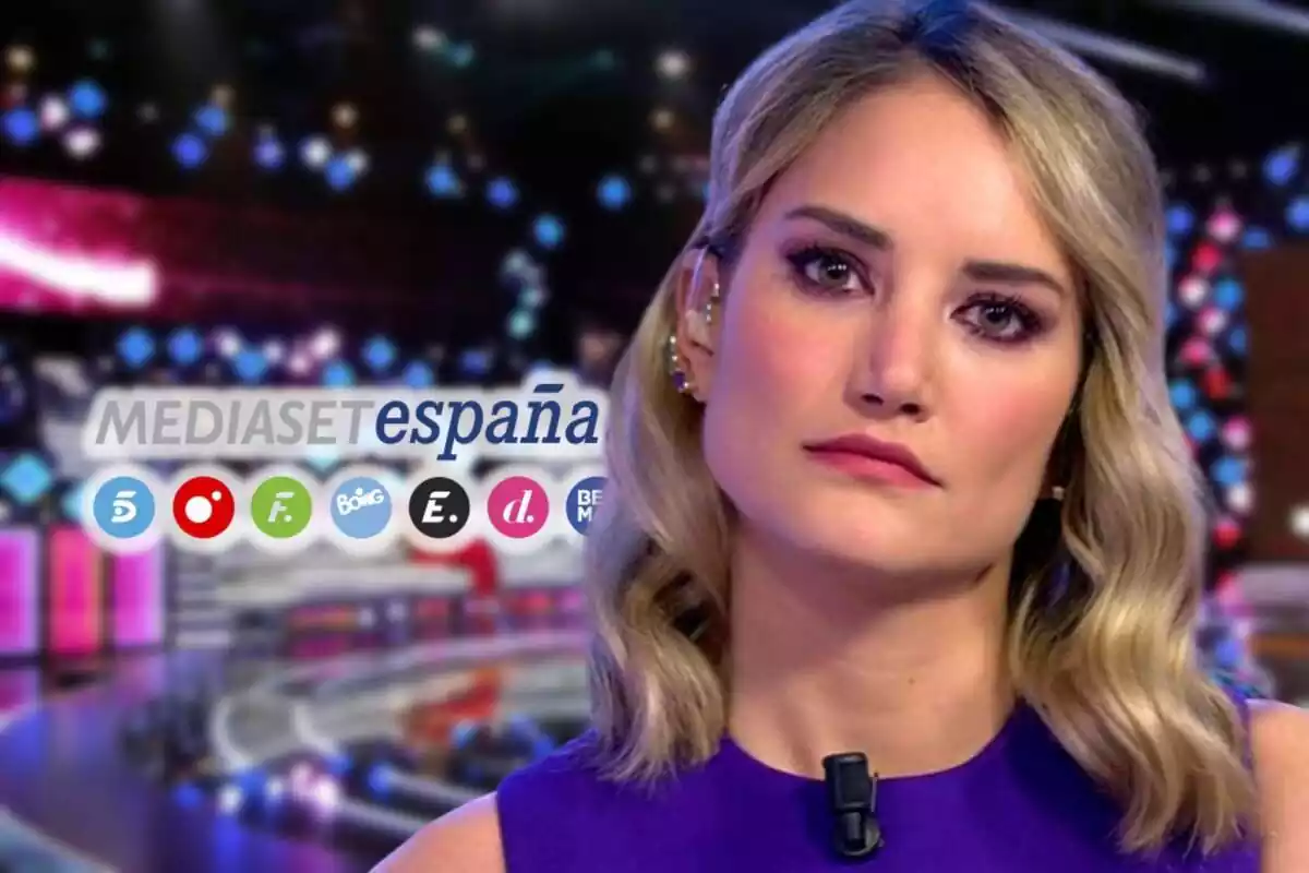 Montaje de fotos de Alba Carrillo mirando a cámara seria con un plató y el logo de Mediaset de fondo