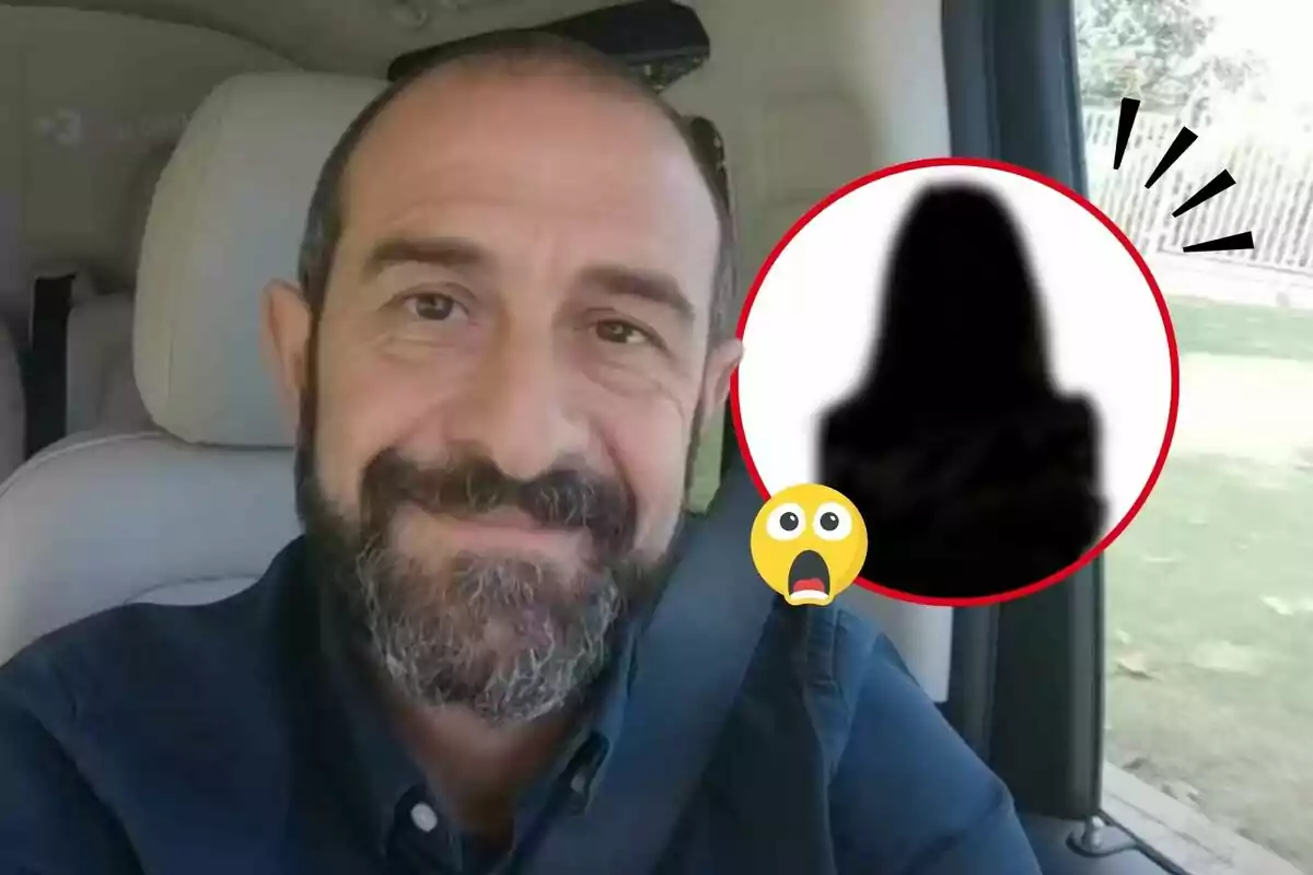 Eloi Vila sonriendo en un auto con una imagen borrosa de una persona en un círculo rojo y un emoji de sorpresa.