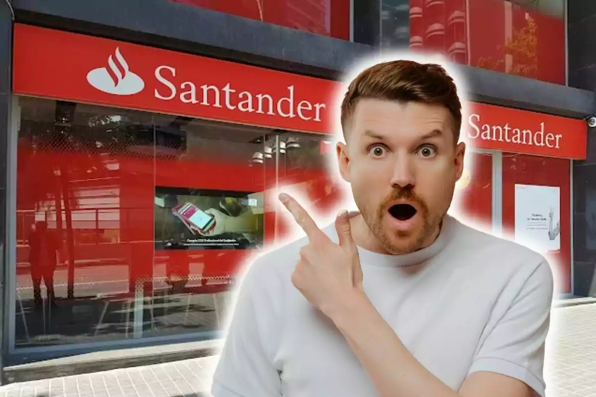 Un hombre sorprendido señala hacia un banco Santander.