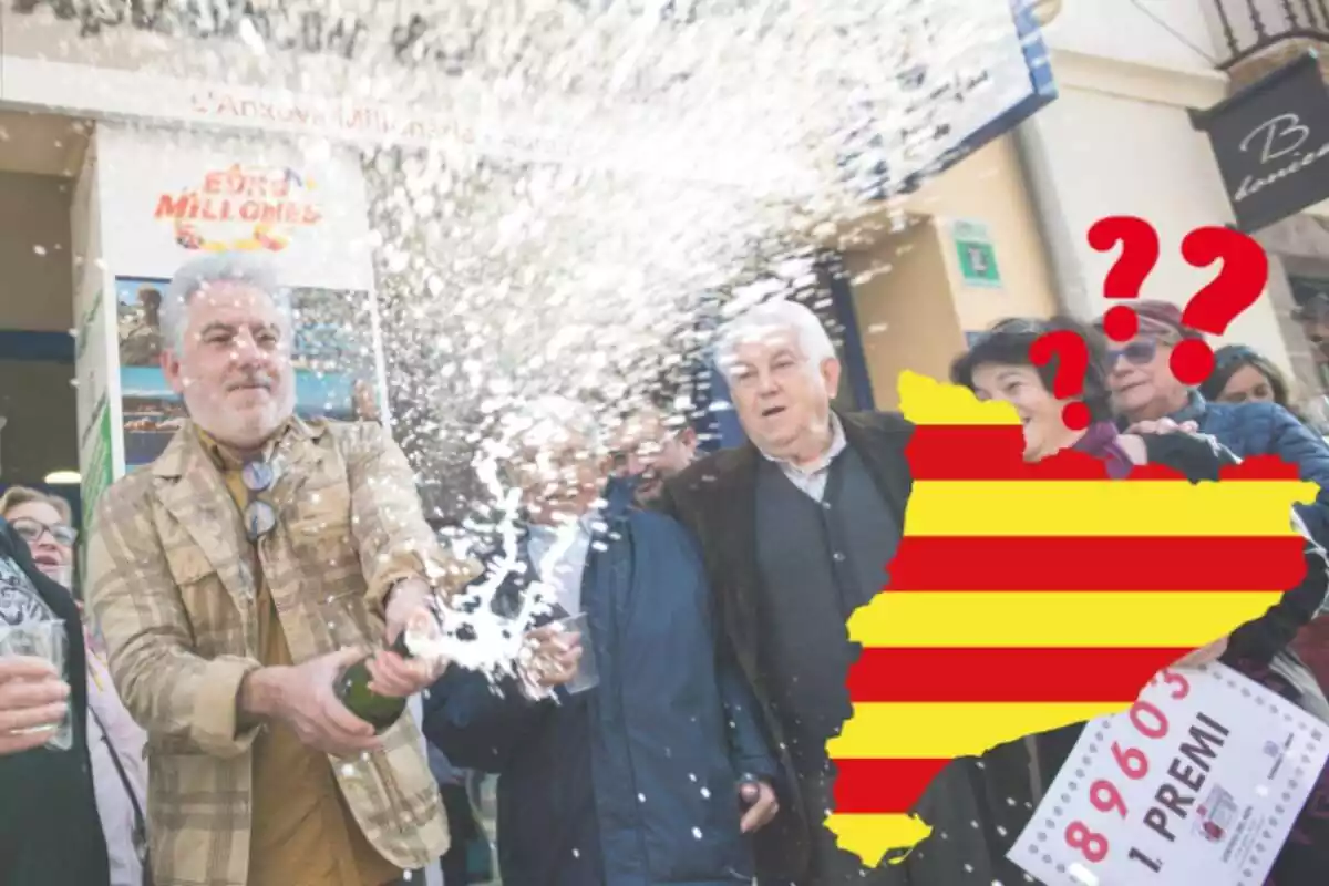 Montaje de fotos de personas celebrando que les ha tocado la Lotería del Niño en la puerta de una Administración y, al lado, la silueta de Cataluña con interrogantes al lado