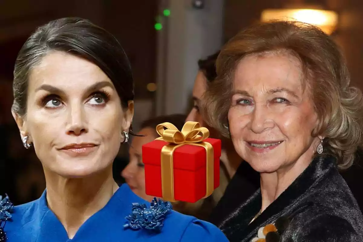 Montaje de fotos de la reina Letizia y la reina emérita, doña Sofia, en primer plano con un emoticono de un regalo entre las dos