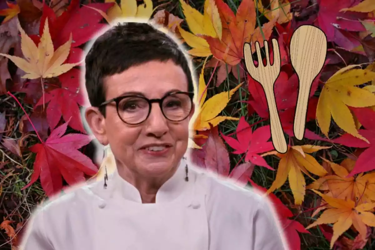 Carme Ruscalleda con gafas y chaqueta de chef sobre un fondo de hojas de otoño y utensilios de cocina dibujados.