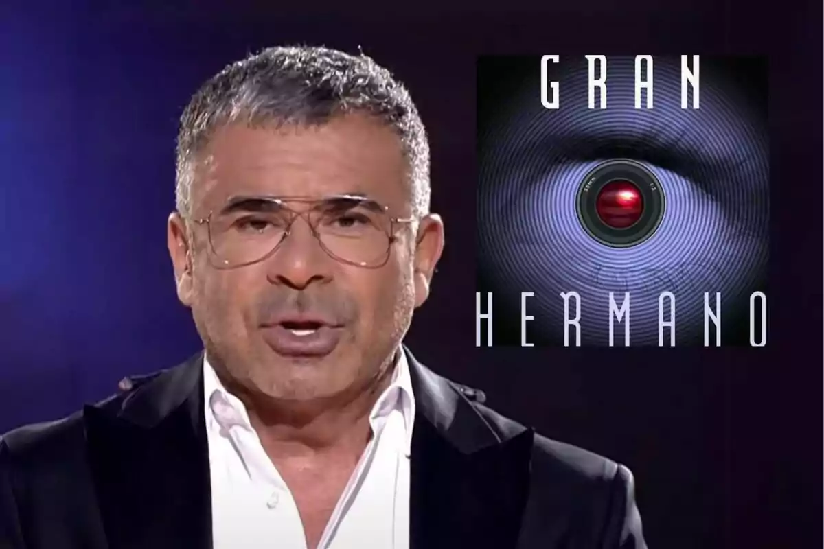 Captura de Jorge Javier Vázquez con gafas y traje oscuro hablando, con el logo de "Gran Hermano" al fondo.