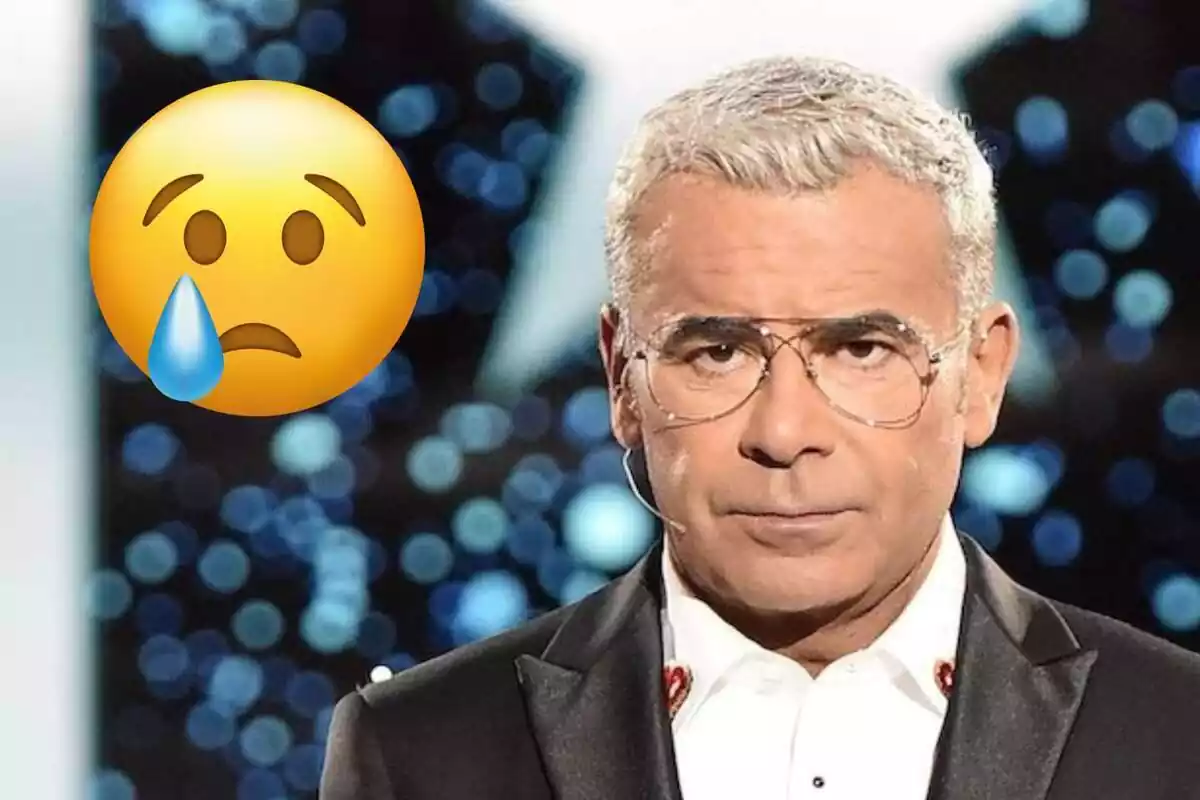 Montaje con Jorge Javier Vázquez serio con el pelo rubio y un emoji llorando