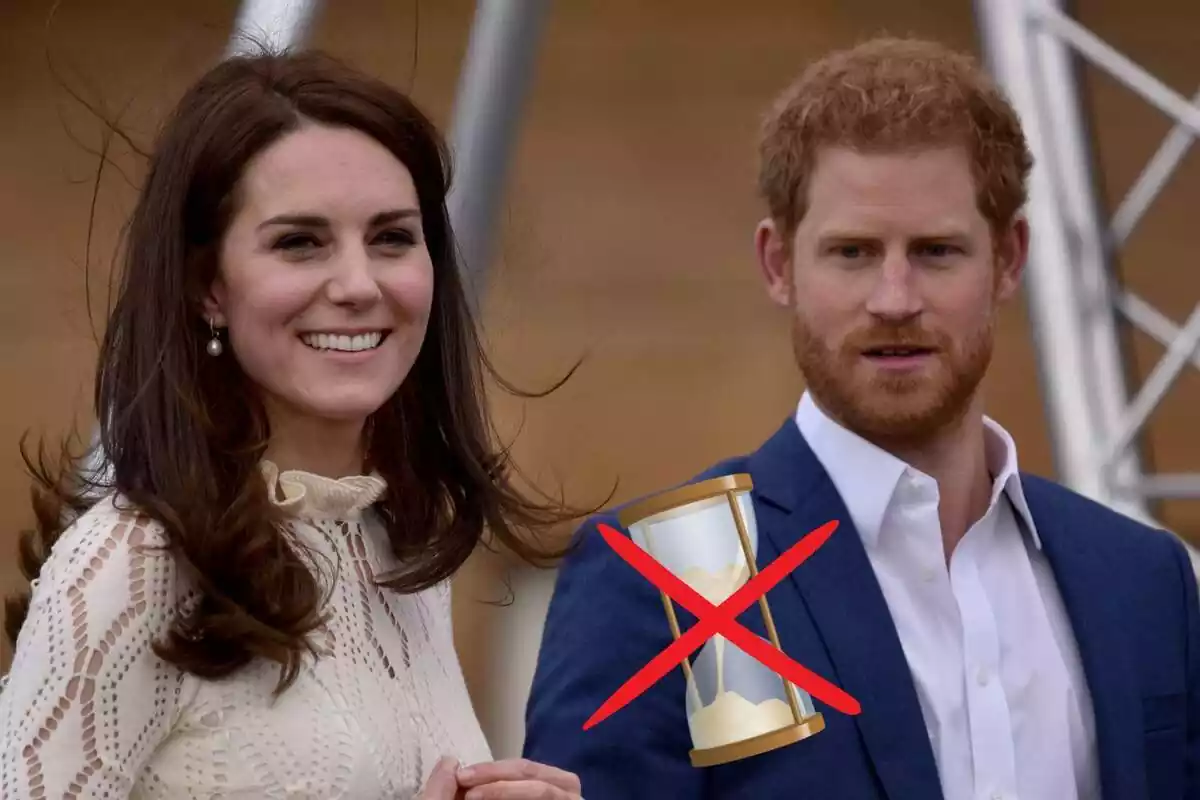 Montaje de Kate Middleton sonriendo con un jersey blanco junto al príncipe Enrique serio con americana azul y camisa blanca y un reloj de arena con una cruz roja encima