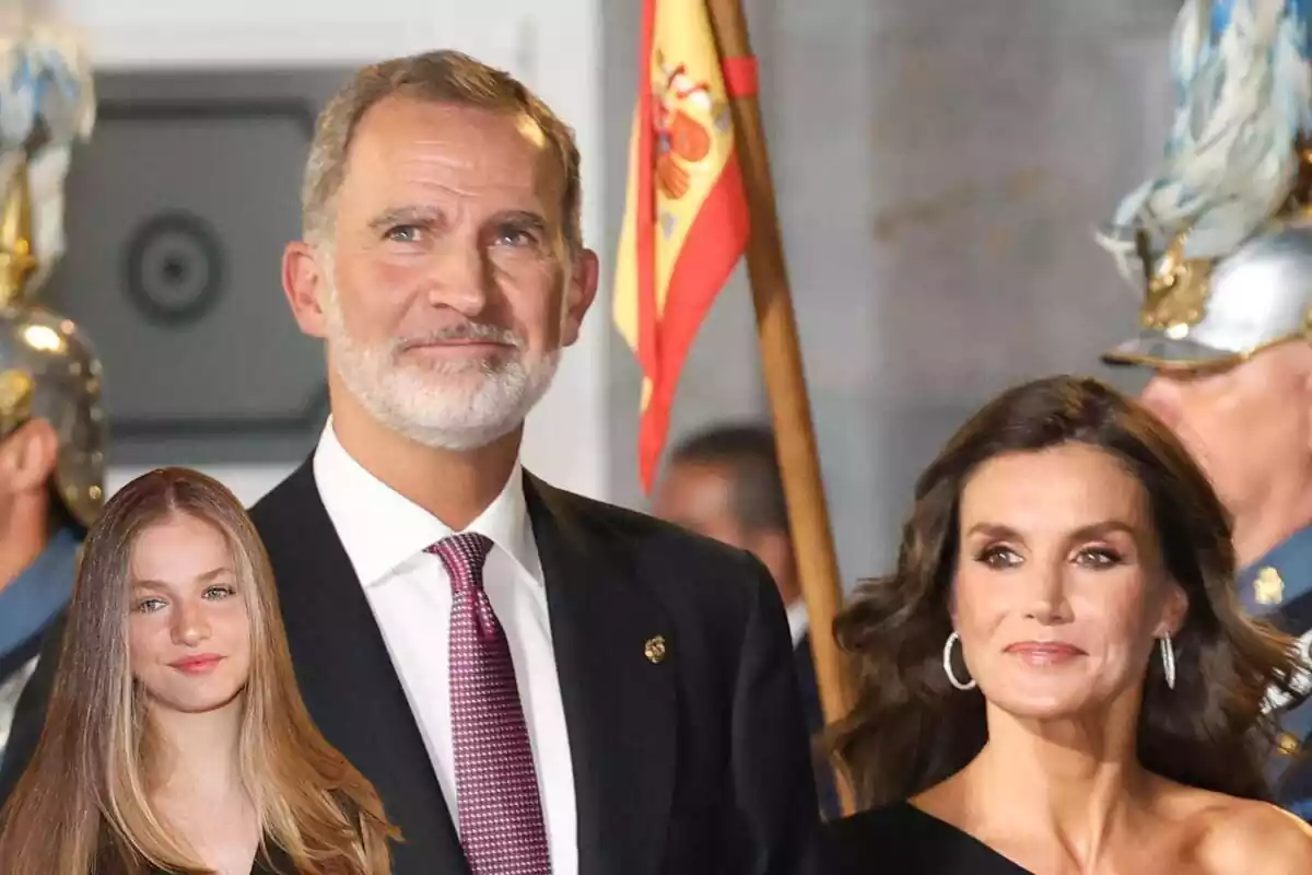 Montaje con el rey Felipe VI y la reina Letizia sonrientes juntos y Leonor feliz