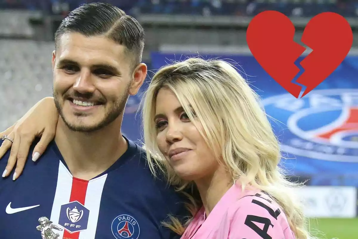 Mauro Icardi y Wanda Nara sonrientes con un corazón roto en el fondo.