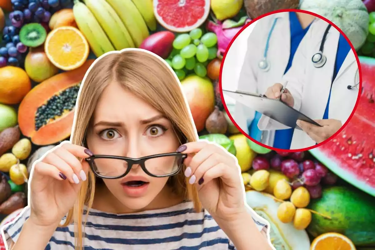 Mujer sorprendida con gafas frente a un fondo de frutas y un círculo con médicos escribiendo en una libreta.