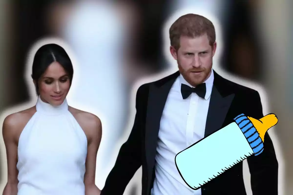 Meghan Markle y el príncipe Harry elegantemente vestida camina junta mientras una ilustración de un biberón se superpone en la imagen.