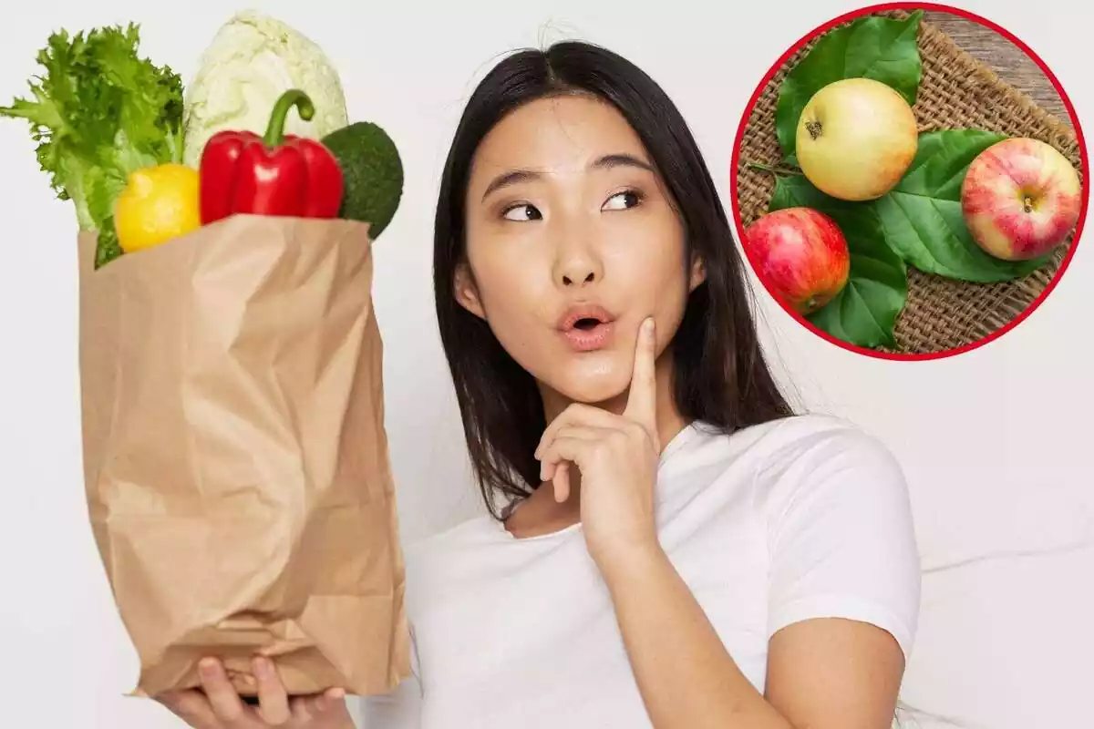Montaje de una chica sorprendida con una bolsa de la compra junto a una imagen de unas manzanas