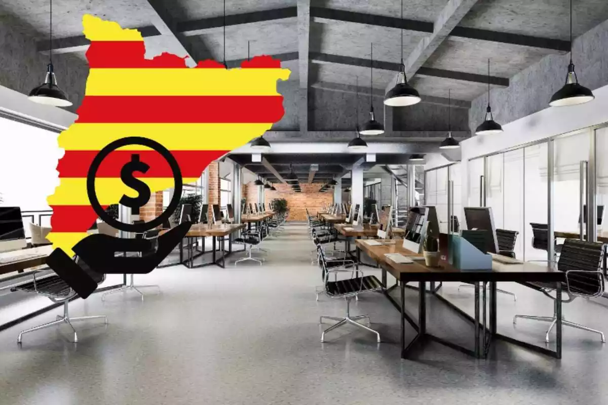 Montaje de una oficina vacía, la forma de Cataluña con su bandera y una mano con una moneda