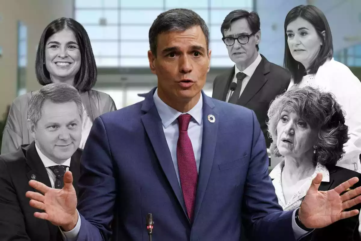 Montaje de Pedro Sánchez con los exministros de Sanidad