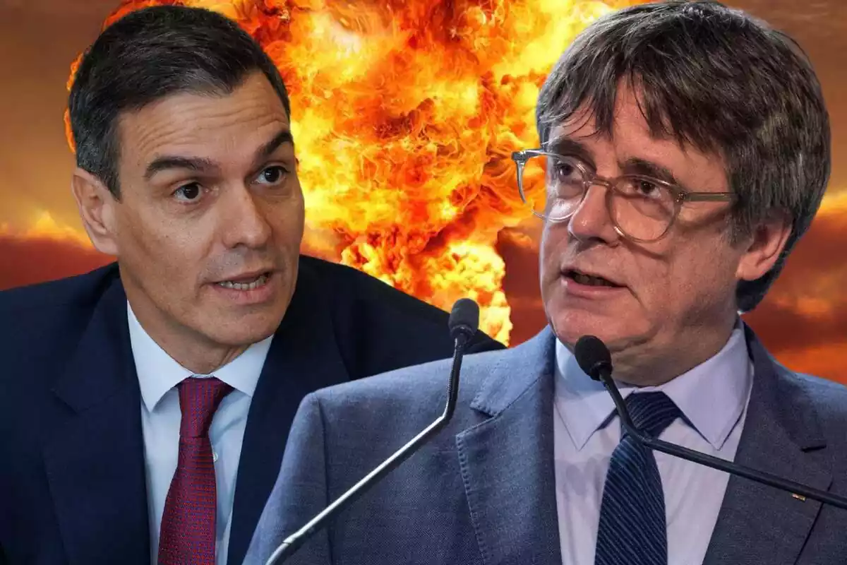 Montaje de Pedro Sanchez y Puigdemont cara a cara con una explosión de fondo