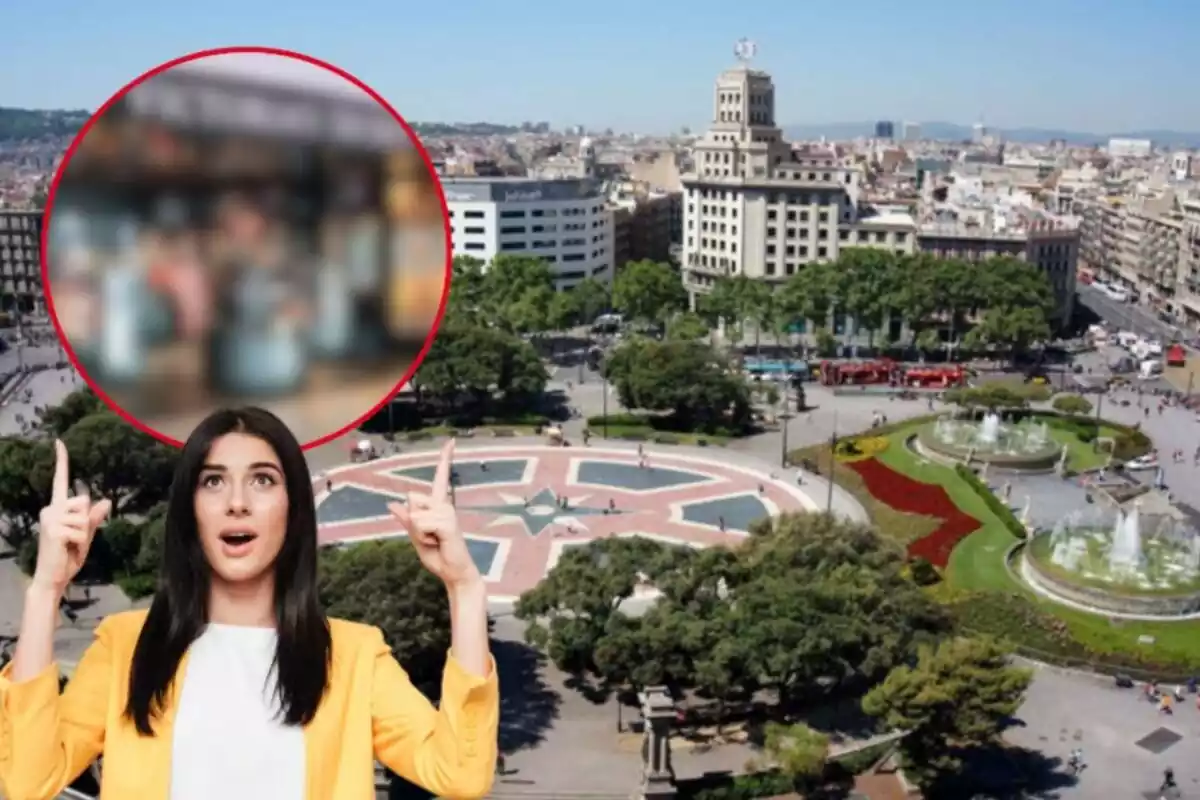 Montaje de la plaza Cataluña de Barcelona, una tienda de Victoria's Secret desenfocada y una chica señalando hacia arriba con una blazer amarilla