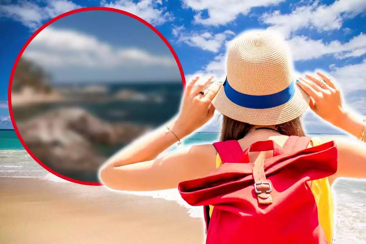 Montaje con una playa de fondo, una mujer de espaldas con una mochila roja y un sombrero y un círculo con una imagen de Cala Estreta, en la Costa Brava