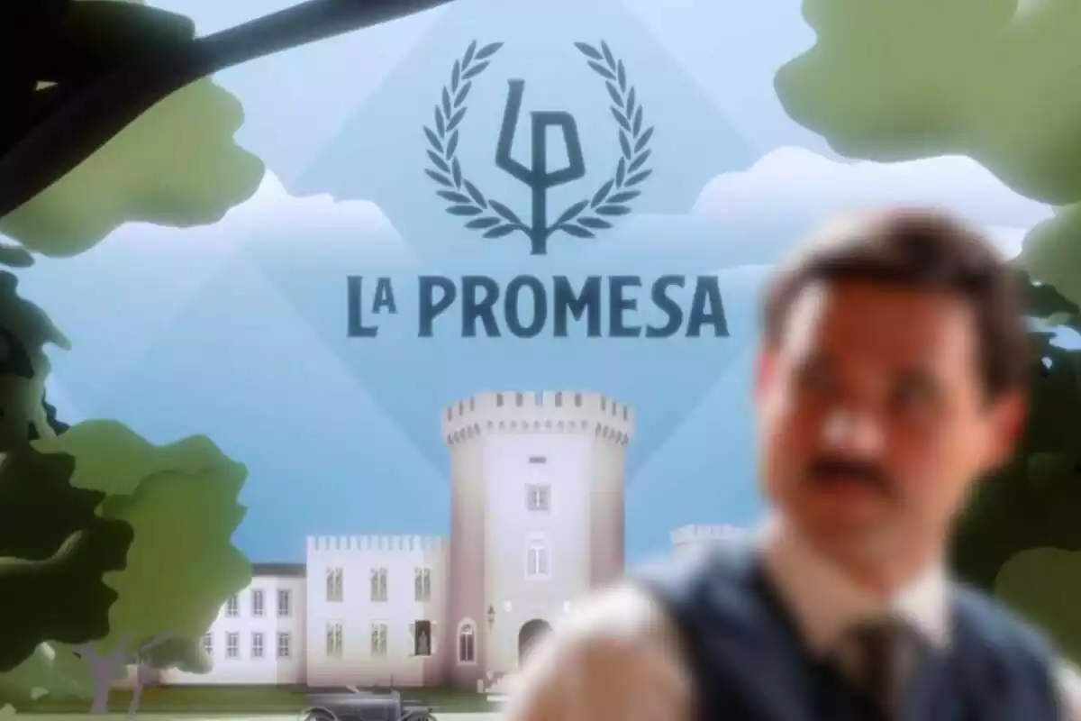 Montaje de la portada de 'La Promesa' y Arturo Sancho desenfocado