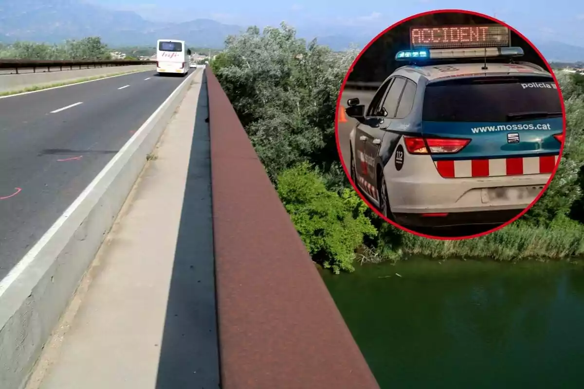 Un autobús circula por una carretera elevada con un coche de policía en un recuadro indicando un accidente.