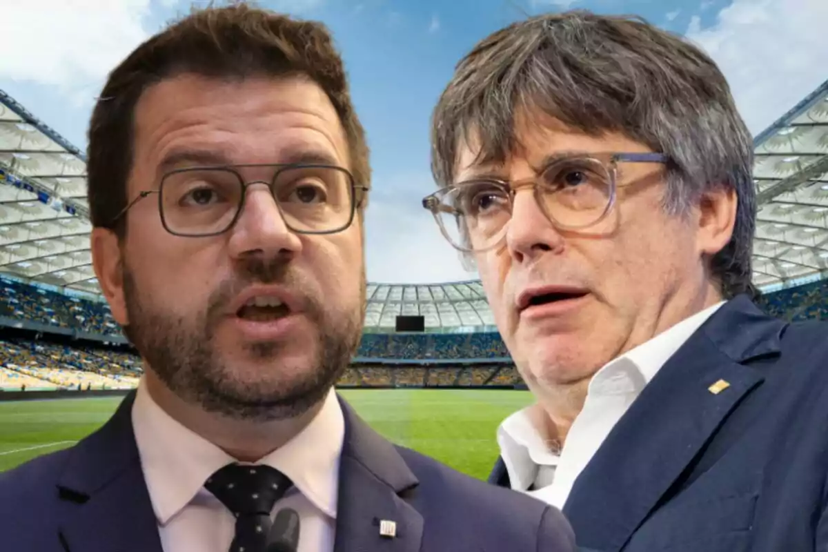 Puigdemont y Pere Aragonés en un estadio de fútbol.