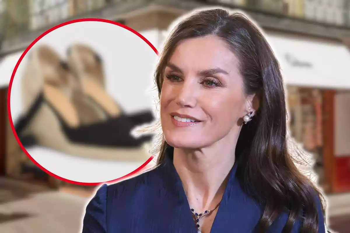 La Reina Letizia usando un vestido azul y pendientes de perlas, con una imagen ampliada de unos zapatos de tacón en el fondo.