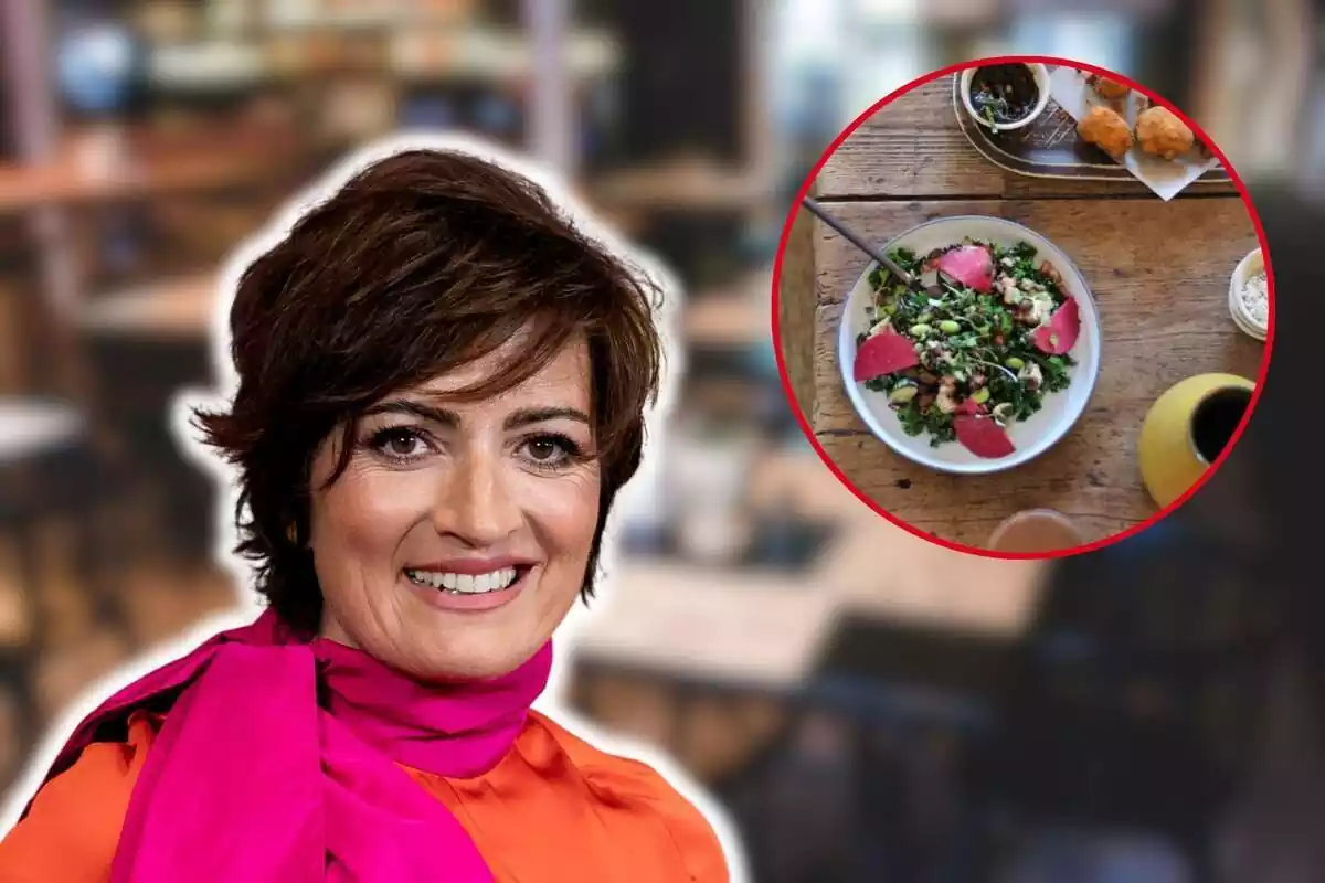 Montaje de un restaurante desenfocado, Sílvia Abril sonriendo con un lazo rosa en el cuello y platos de comida encima de una mesa