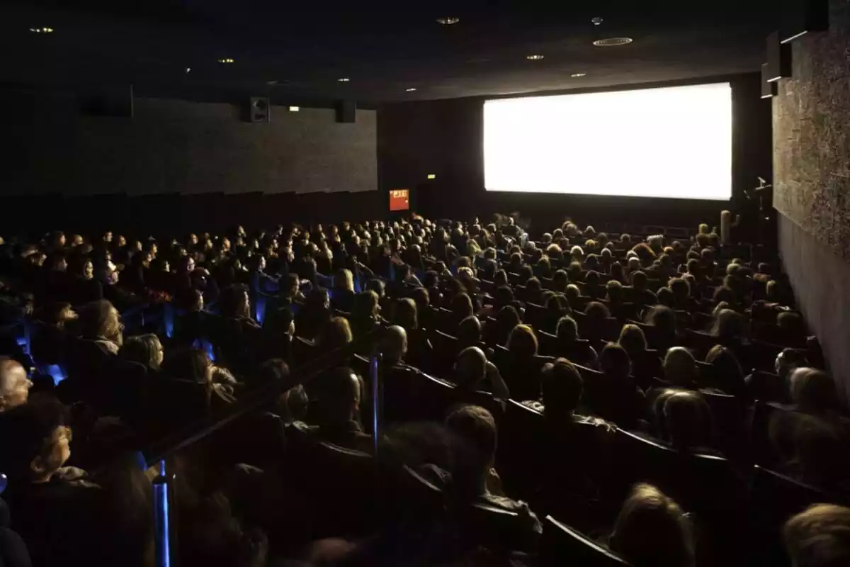 Sala de Cinemes Girona (Barcelona) llena