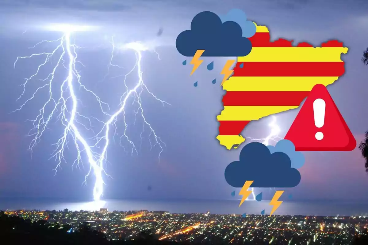 Una tormenta eléctrica ilumina el cielo nocturno sobre una ciudad con un mapa de Cataluña en el lado derecho que muestra iconos de alerta meteorológica y nubes de tormenta.