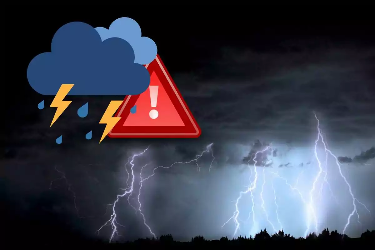 Montaje de una tormenta eléctrica, un icono de una nube con rayos y lluvia y la señal de alerta