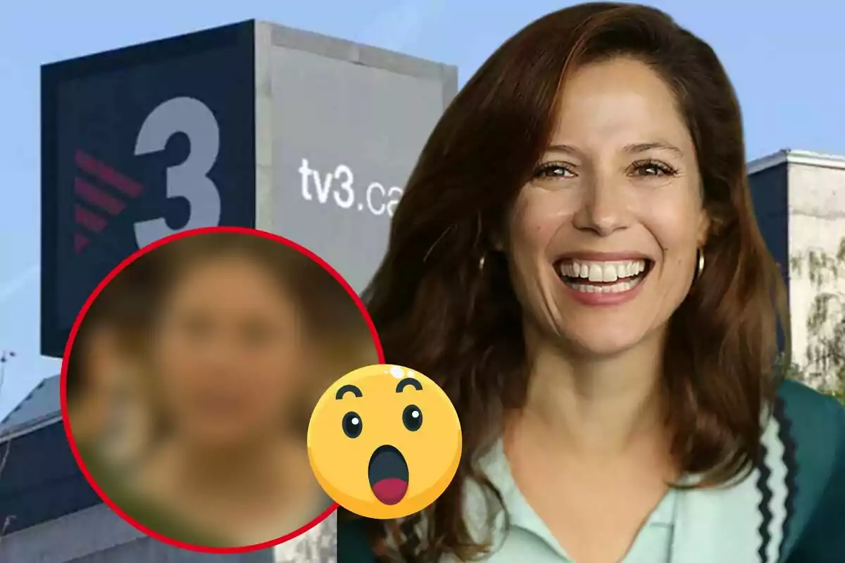 Una mujer sonriente frente a un edificio con el logo de TV3 y un emoji sorprendido en un círculo borroso.