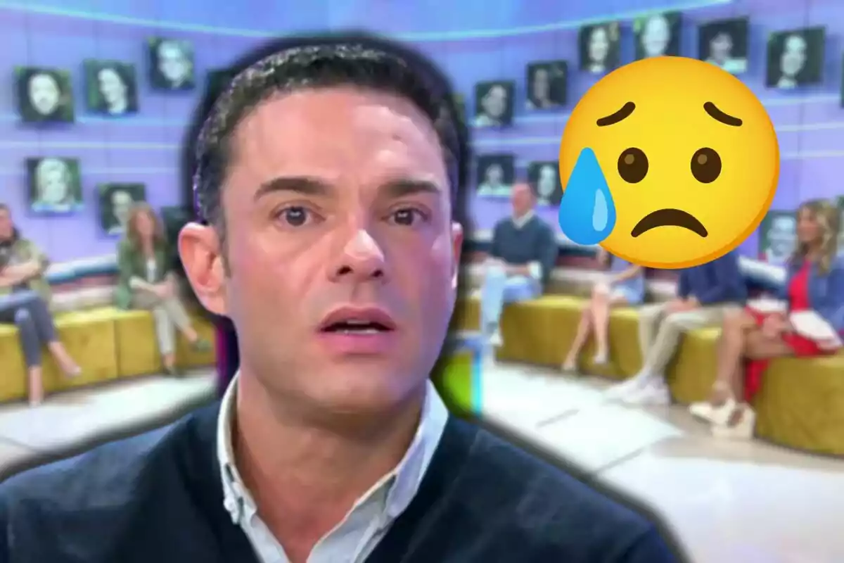 Antonio Rossi con expresión de sorpresa aparece en primer plano mientras en el fondo se ve un grupo de personas sentadas en un set de televisión y un emoji de cara triste con una gota de sudor está superpuesto en la imagen.
