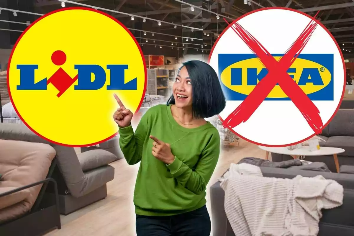 Una mujer sonriente con un suéter verde señala hacia el logotipo de Lidl mientras el logotipo de IKEA está tachado con una cruz roja en un entorno de tienda de muebles.