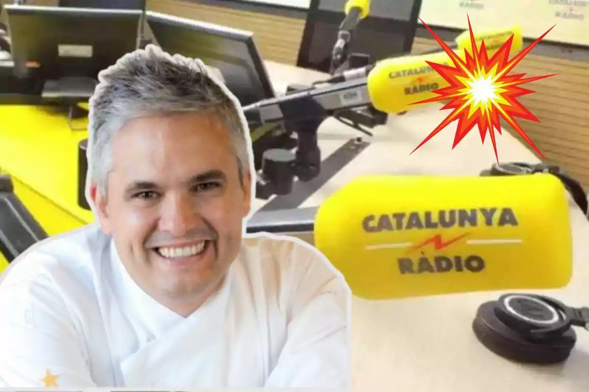 Un hombre sonriente con cabello canoso y bata blanca de chef aparece en primer plano, mientras que en el fondo se ve un estudio de radio con micrófonos amarillos que tienen el logo de "Catalunya Ràdio".