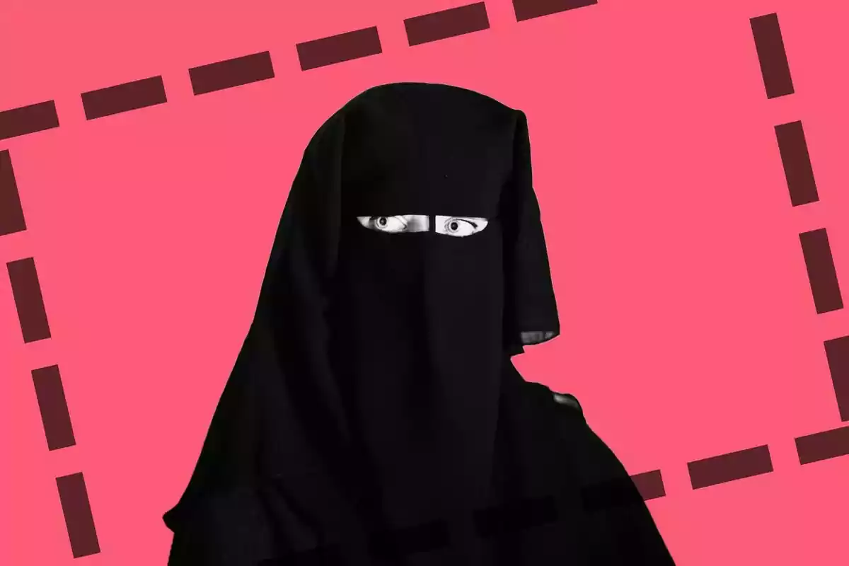 Imagen de una mujer con niqab en blanco y negro y con un fondo de color rojo