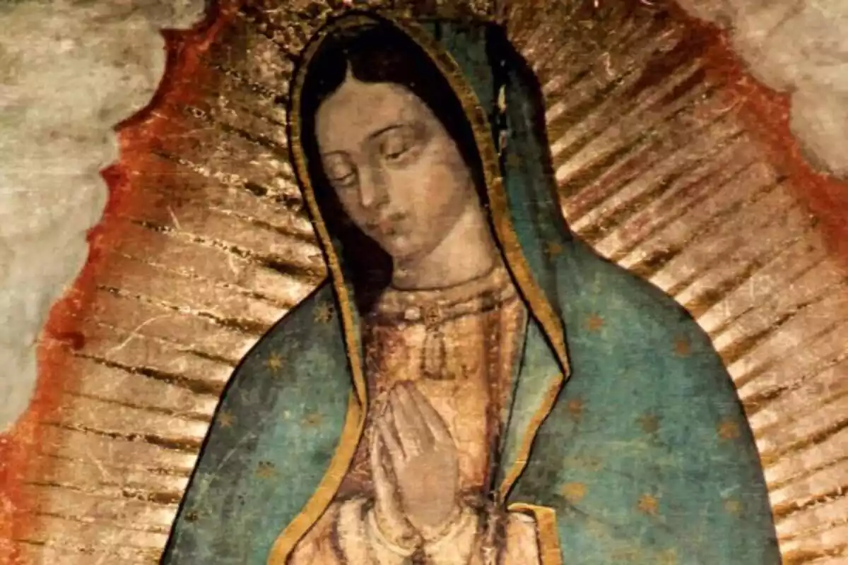 Primer plano a color de Nuestra Señora de Guadalupe